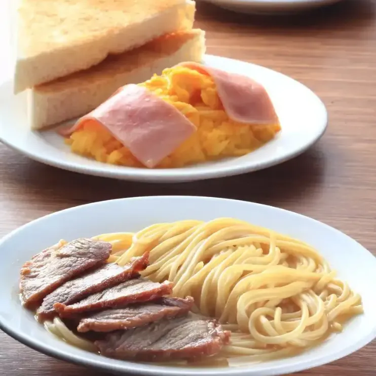 Chrisly Café
