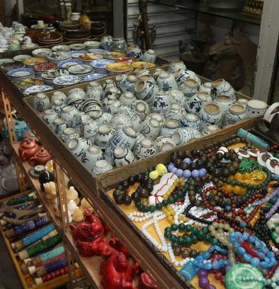 Antique Shopping on Hollywood Road and Upper Lascar Row